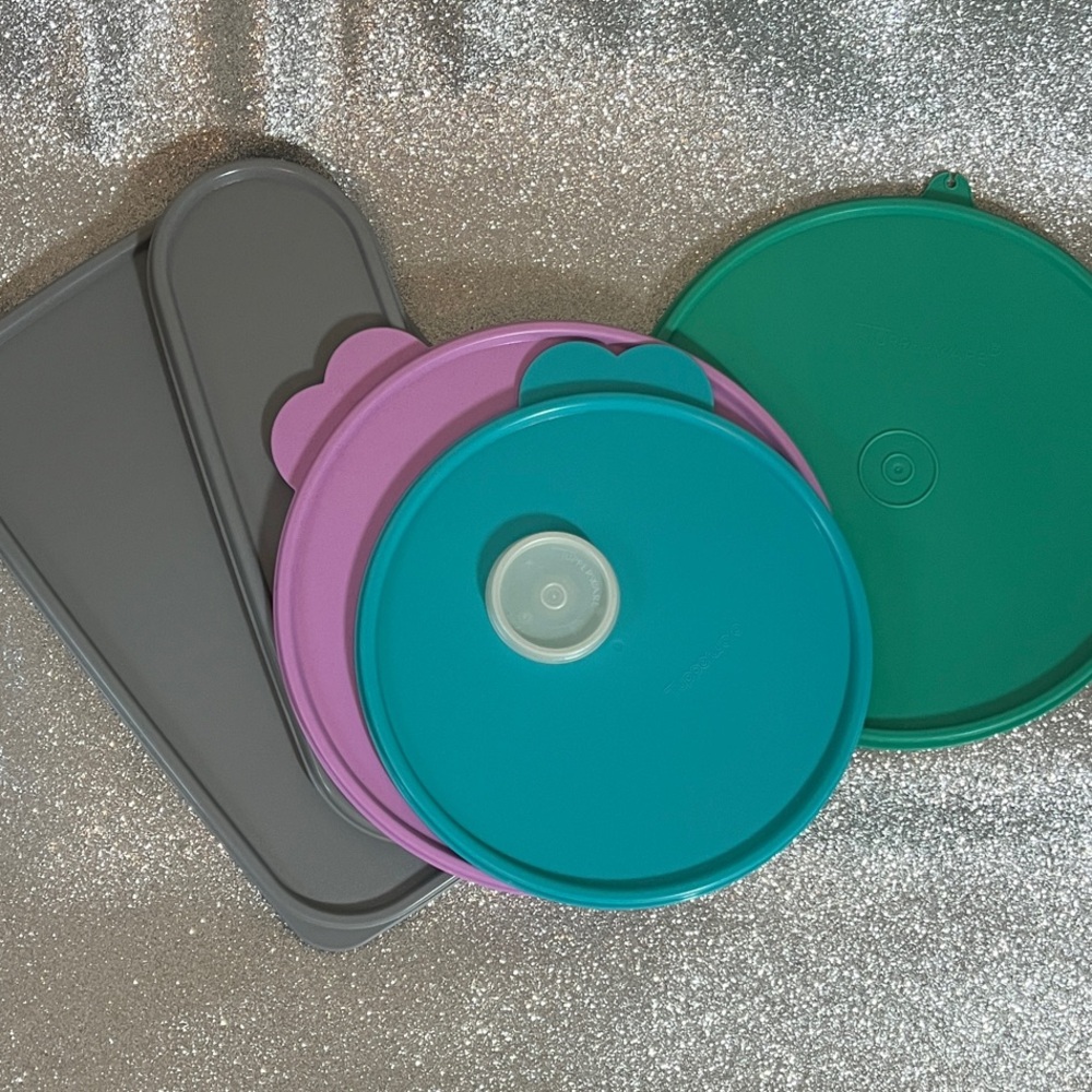 Assortment of Replacement Tupperware Plastic Seals